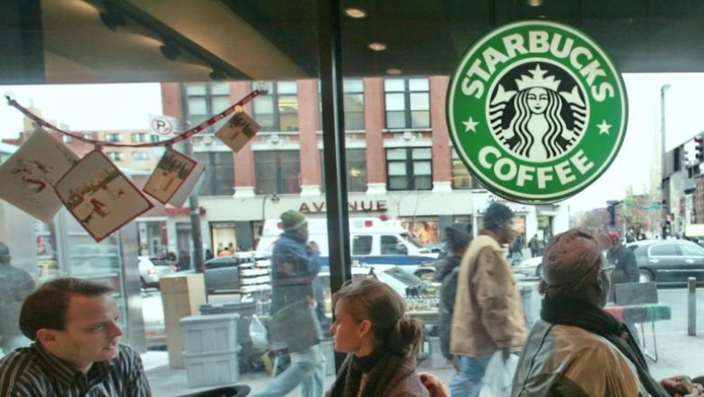 Starbucks: Τι θα απαγορευτεί σε καταναλωτές και εργαζόμενους