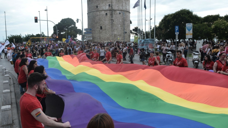 Έριξαν στον Θερμαϊκό δύο άτομα που συμμετείχαν στο Thessaloniki Pride Parade