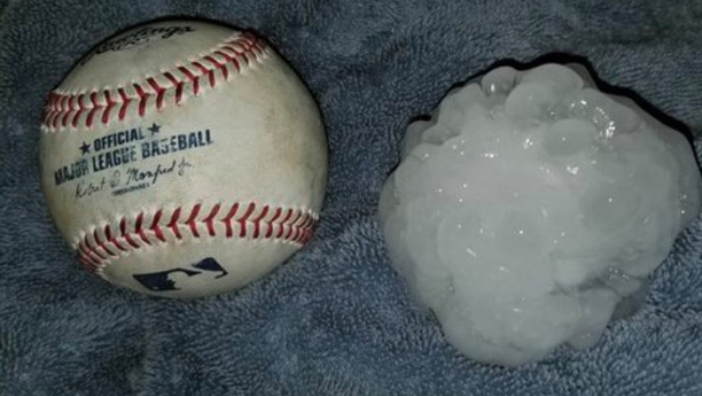 Στο Τέξας έριξε χαλάζι σε μέγεθος μπάλας του μπέιζμπολ και οι πολίτες μετρούν τις ζημιές (pics & vids)