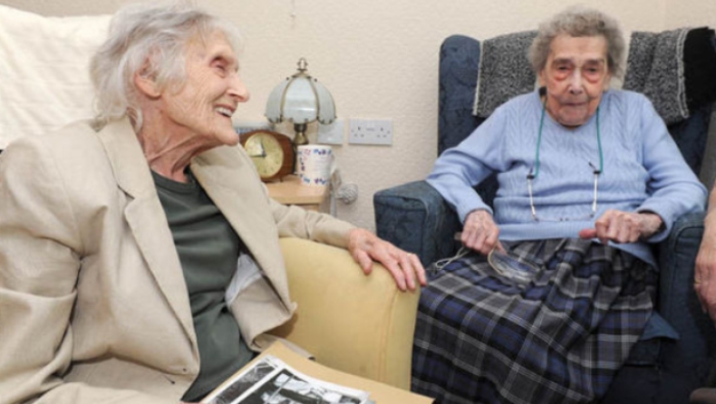 Βρετανίδα 106 ετών αποκαλύπτει τα μυστικά της μακροζωίας της (pic)