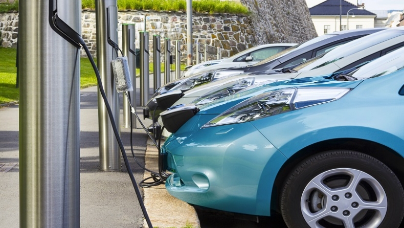 LeasePlan: Το κόστος χρήσης ηλεκτροκίνητων αυτοκινήτων γίνεται πλέον ανταγωνιστικό