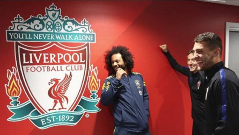 Οι παίκτες της Ρεάλ Μαδρίτης γελάνε δίπλα στο σήμα της Λίβερπουλ (pic)