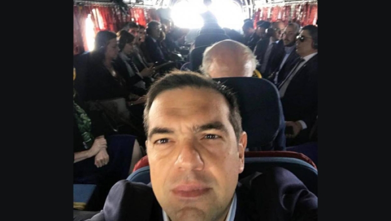 Οι selfies των Τσίπρα και Ζάεφ πριν από την υπογραφή της συμφωνίας (pics)