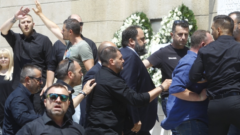 Με αποδοκιμασίες ο Βαγγέλης Μαρινάκης στην κηδεία του Γιαννακόπουλου (pics & vids)