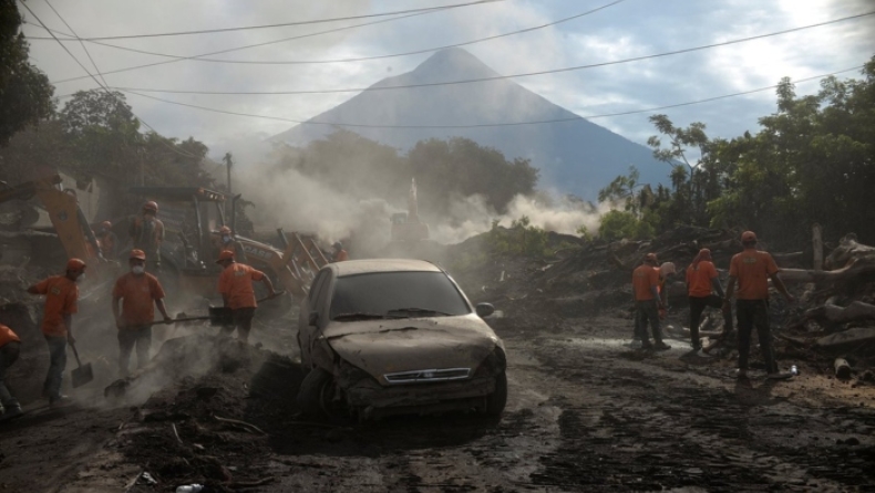 Γουατεμάλα-ηφαίστειο: Διακόπηκαν οι έρευνες για τον εντοπισμό επιζώντων, για λόγους ασφαλείας