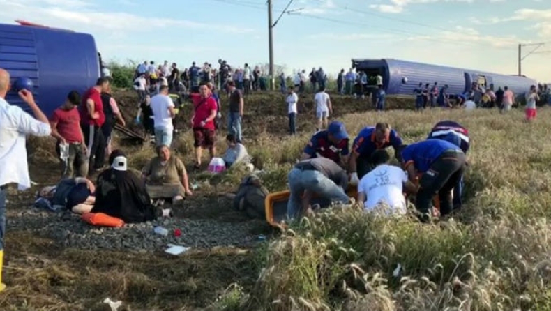 Τους 24 έφτασαν οι νεκροί από το σιδηροδρομικό δυστύχημα στην Τουρκία