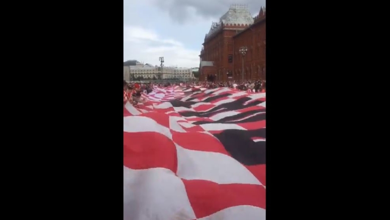 Οι οπαδοί της Κροατίας άπλωσαν το μεγαλύτερο πανό στο Μουντιάλ! (vid)