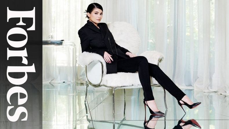 Ένα Tweet αποδόμησε εντελώς το πρωτοσέλιδο του Forbes με την Kylie Jenner (pics)