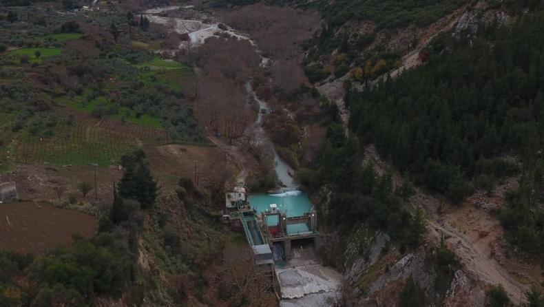 4 πιτσιρικάδες έκοψαν την υδροδότηση για να κάνουν μπάνιο σε μικρό φράγμα στην Πάτρα