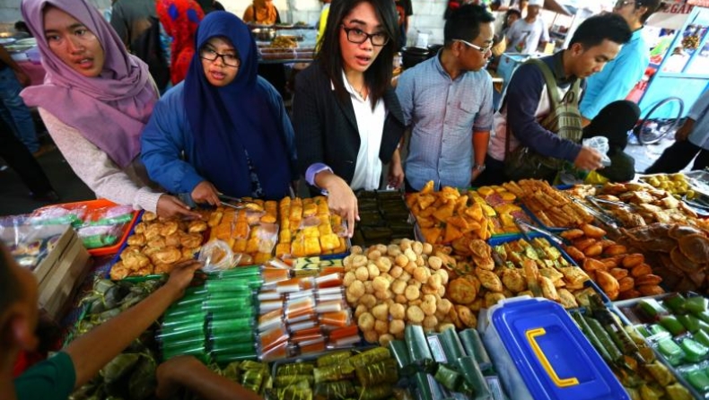 Tο Μουντιάλ έκανε ακόμη πιο ακριβά τα αυγά στην Ινδονησία