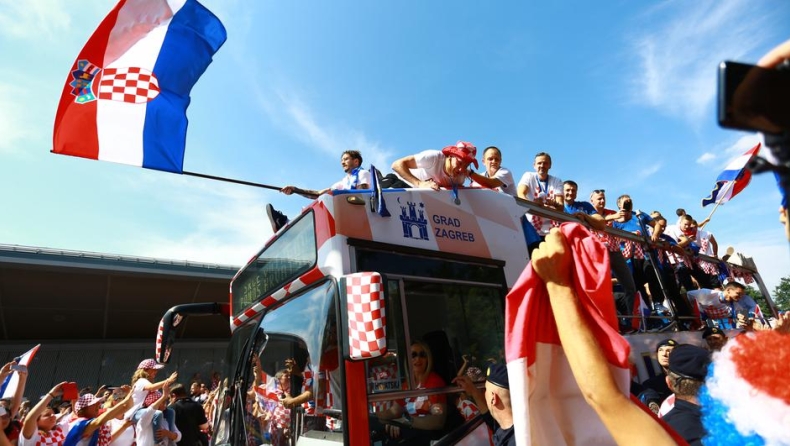 Χιλιάδες Κροάτες στους δρόμους του Ζάγκρεμπ για την Κροατία! (pics&vid)