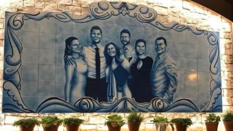 Φανταστικό πορτρέτο της οικογένειας Ρονάλντο στο εστιατόριο της μητέρας του (pics)