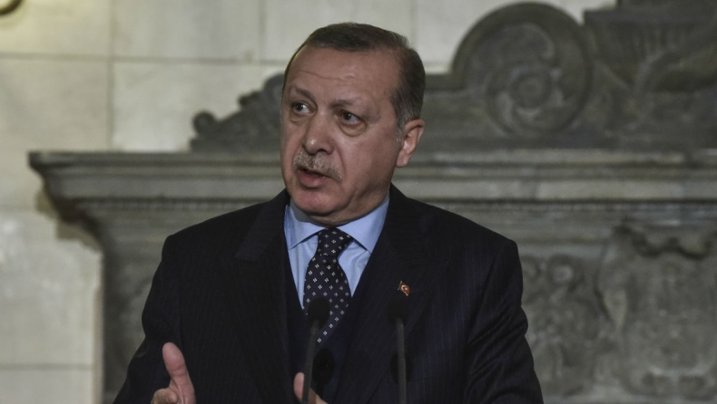 Ο Ερντογάν καλεί τους Τούρκους να πουλήσουν δολάρια και ευρώ