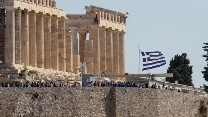 Bloomberg: «Η Ελλάδα φθάνει σήμερα σε ένα σημαντικό ορόσημο»
