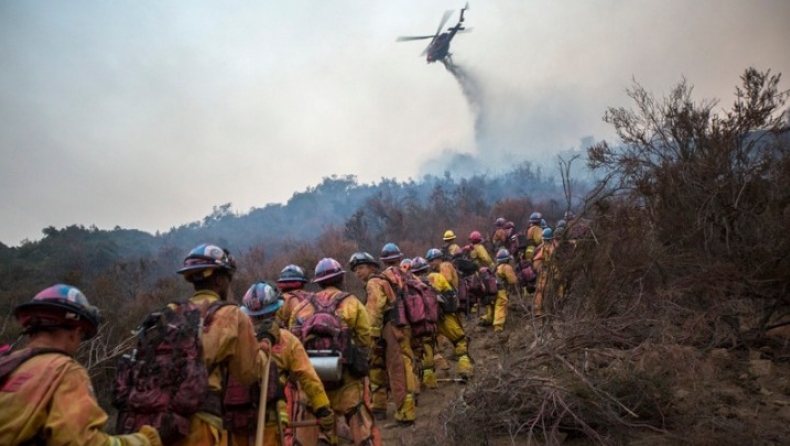 Πάνω από 100 μεγάλες πυρκαγιές στις ΗΠΑ, ενώ συνέχεια ξεσπούν νέες