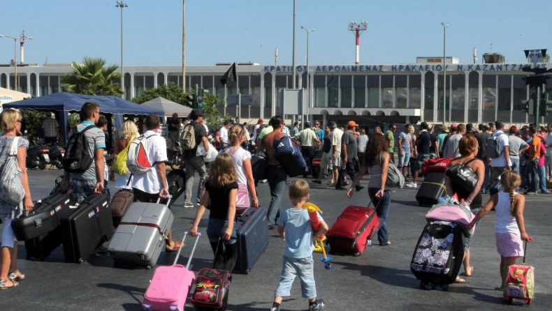 Πάνω από χίλιες συλλήψεις για πλαστά έγγραφα στα κρητικά αεροδρόμια