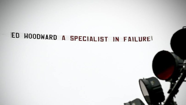Μήνυμα με αεροπλάνο κατά της διοίκησης της Μάντσεστερ Γιουνάιτεντ από τους οπαδούς (pics & vids)