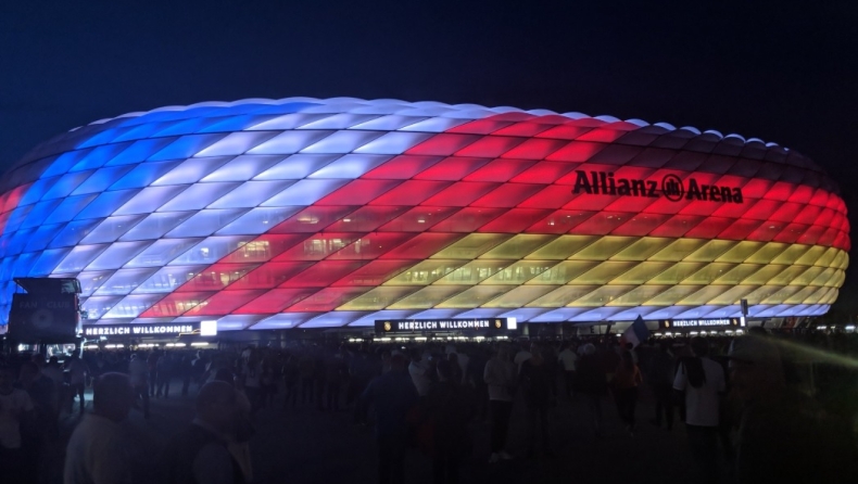 Ο ιδιαίτερος φωτισμός στην Allianz Arena για Γερμανία και Γαλλία