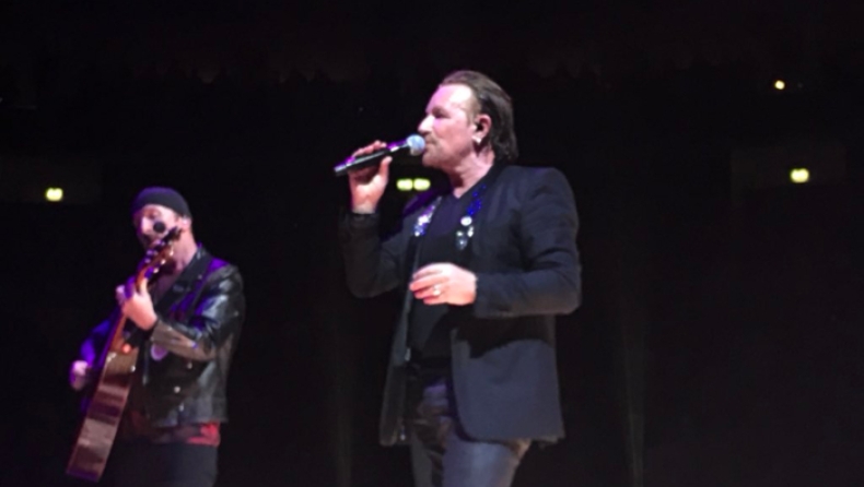 Ο Bono των U2 έχασε την φωνή του την ώρα της συναυλίας (vids)