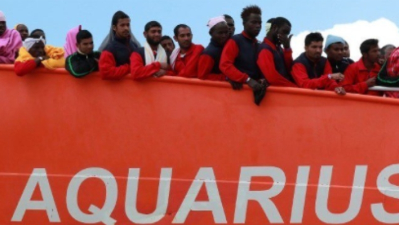 Επειτα από ακινητοποίηση 19 ημερών, το πλοίο Aquarius κατευθύνεται και πάλι προς την κεντρική Μεσόγειο