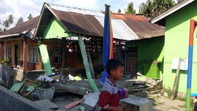 Στους 384 οι νεκροί από τον σεισμό και το τσουνάμι στην Ινδονησία