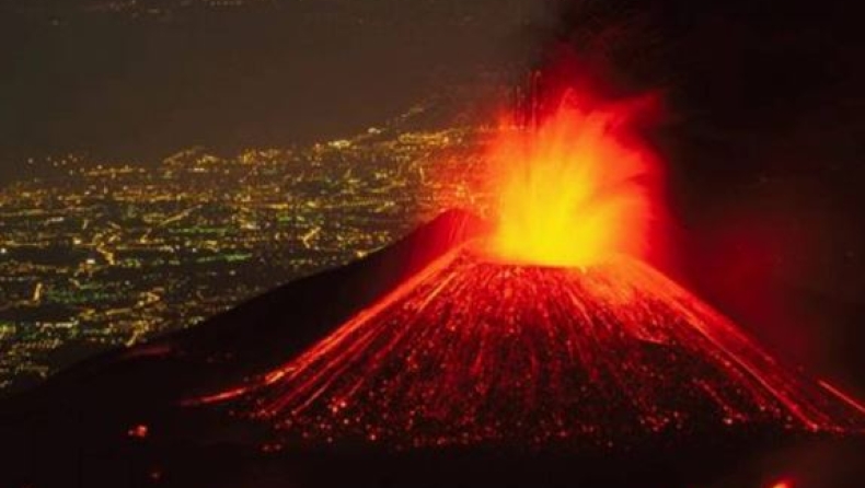Το ηφαίστειο της Αίτνας μπορεί να καταρρεύσει στο Ιόνιο και να προκαλέσει τσουνάμι (vids)