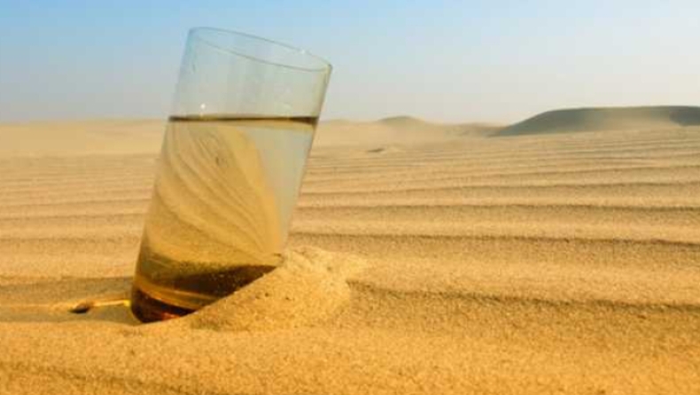 Ρώσοι κατάφεραν να φτιάξουν συσκευή που παράγει νερό από τον αέρα της ερήμου