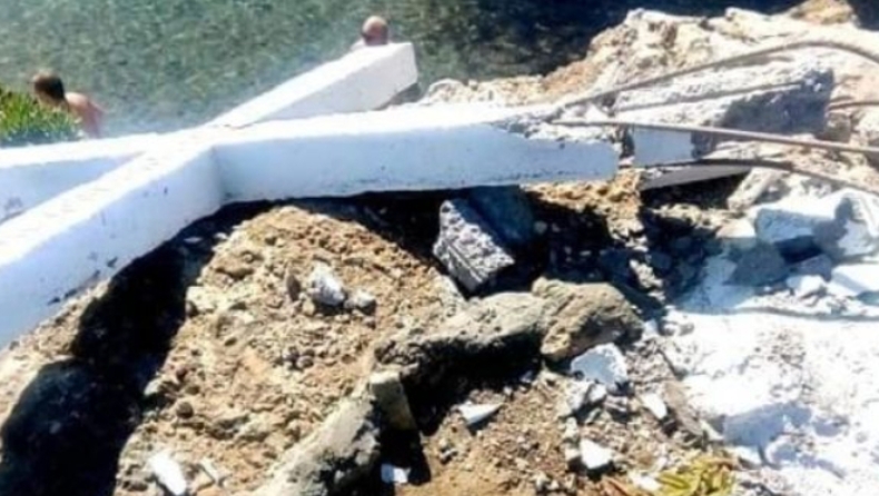 Μυτιλήνη: Άγνωστοι κατέστρεψαν τον μεγάλο σταυρό που είχε τοποθετηθεί στην ακτή Απελή