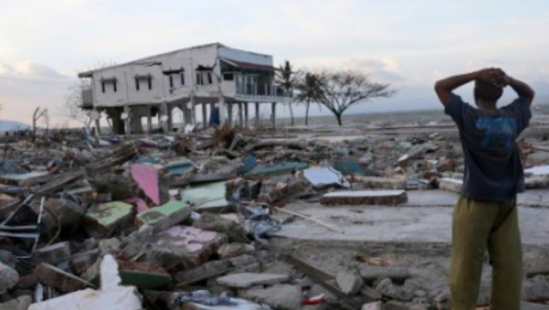 Συνεχίζεται η τραγωδία στην Ινδονησία: Ο αριθμός των νεκρών από τον σεισμό και το τσουνάμι έφθασε τους 1.649