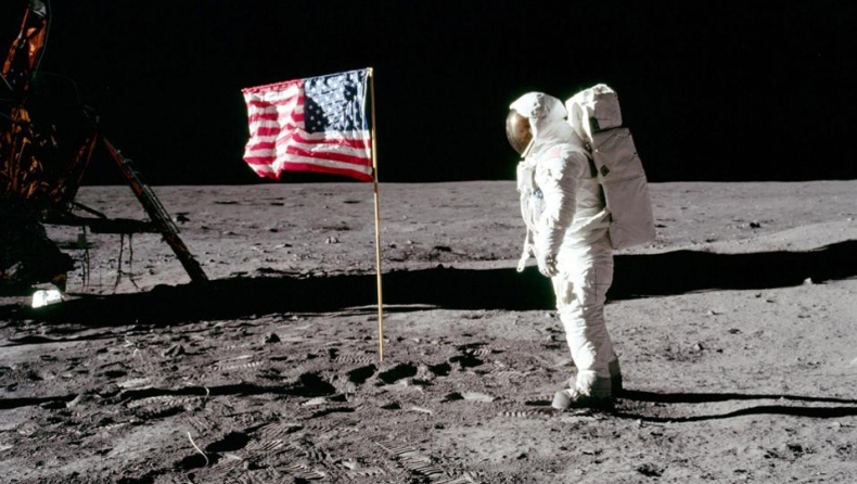 Η Ρωσική Διαστημική Υπηρεσία αμφισβητεί οτι οι Αμερικάνοι πήγαν στο φεγγάρι (pic)