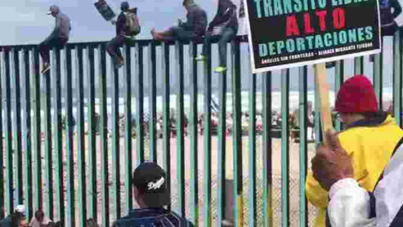Μετανάστες που περιμένουν στα σύνορα ΗΠΑ-Μεξικού άρχισαν απεργία πείνας