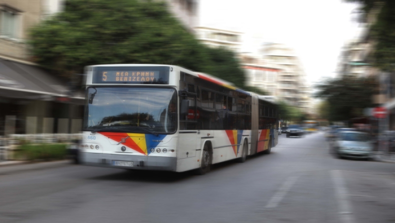 Παράταξη οδηγών του ΟΑΣΘ ζήτησε αποκλεισμό των προσφύγων από τα λεωφορεία: «Κίνδυνος μεταδοτικών ασθενειών»