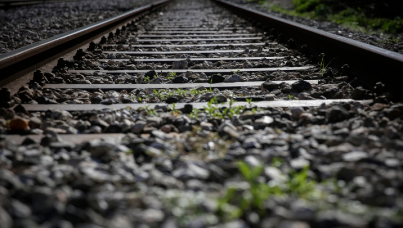 Νεκρός ανασύρθηκε άνδρας που παρασύρθηκε από τρένο