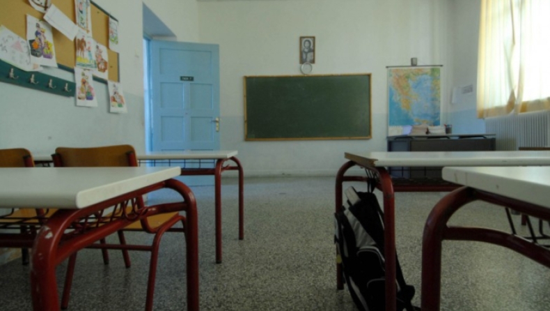 Θρήνος σε δημοτικό των Συκεών: Δάσκαλος άφησε την τελευταία του πνοή πάνω στην έδρα