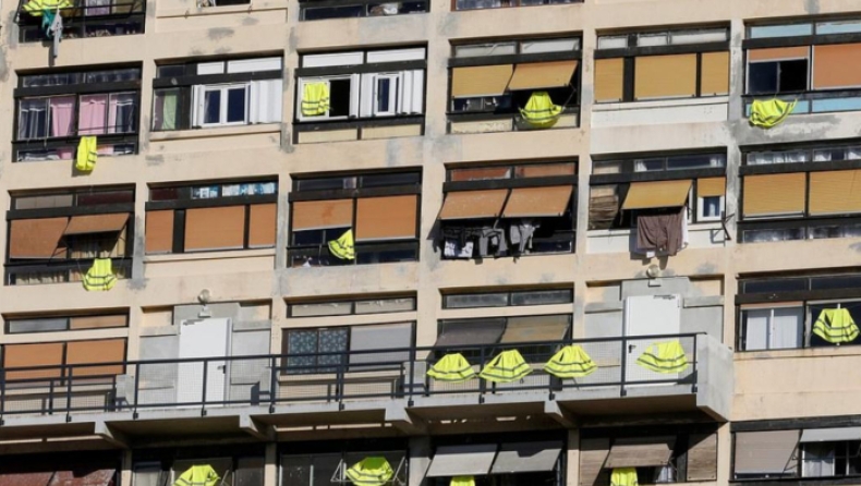 «Πολεμικές» προετοιμασίες στη Γαλλία: Επί ποδός 89.000 αστυνομικοί και τεθωρακισμένα (pics)