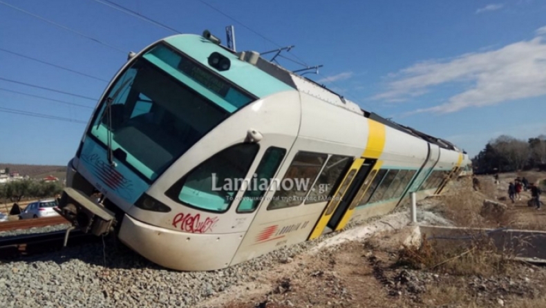 Εκτροχιασμός τρένου στο Λιανοκλάδι: Σώοι οι επιβάτες (pics)