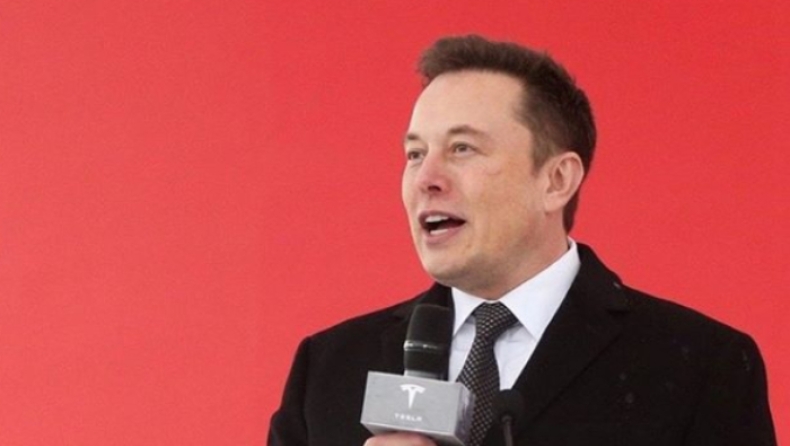 Tesla: Θα προχωρήσει σε μείωση εργατικού