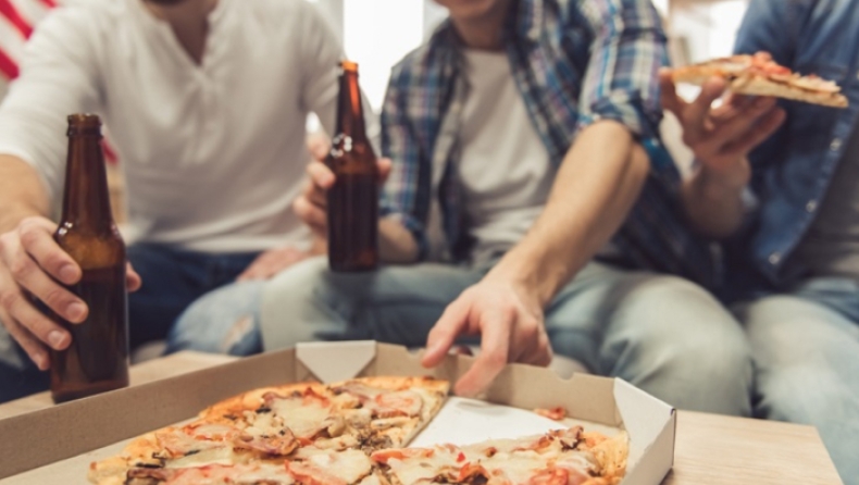 H Pizza Hut ξεκινάει ντελίβερι... μπύρας ενόψει του Super Bowl