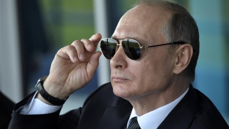 Διοικητής πυροβολαρχίας και μετά... κατάσκοπος: Το βιογραφικό του Πούτιν συνεχίζει να εκπλήσσει (pics)