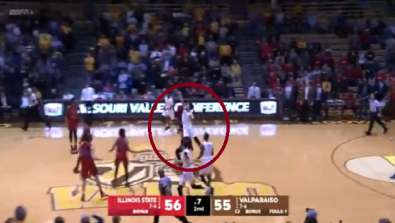 «Πανικός» στο NCAA μετά από... τρελό half court buzzer beater! (vid)