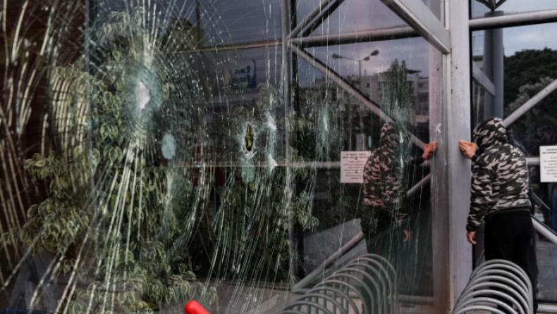 Δύο συλλήψεις μετά την επίθεση του «Ρουβίκωνα» σε κατάστημα στην Πειραιώς (vid)