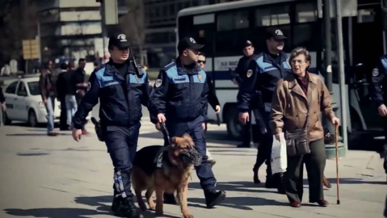Τρεις συλλήψεις μετά την κατάρρευση πολυκατοικίας στην Κωνσταντινούπολη