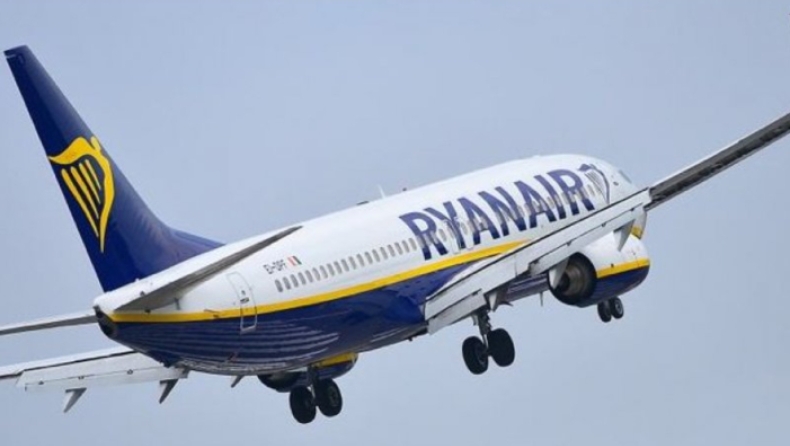 Πανικός σε πτήση της Ryanair: Μεθυσμένος επιβάτης παρενόχλησε παρέα γυναικών κι έγινε χαμός