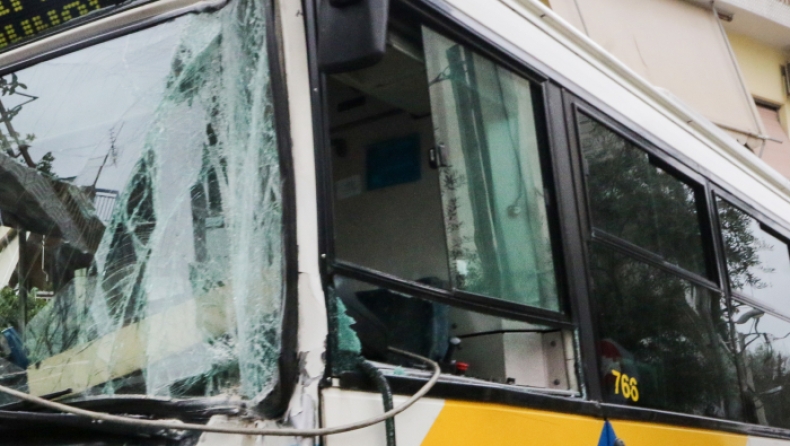 Επίθεση σε λεωφορείο του ΟΑΣΑ στη Μεταμόρφωση