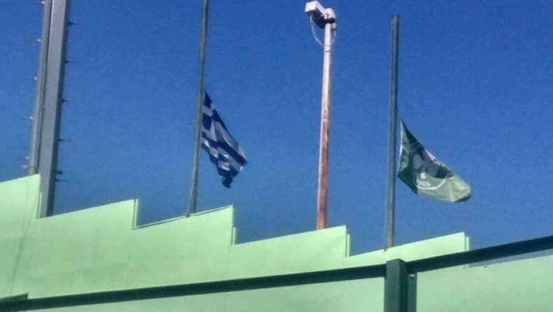 Μεσίστιες οι σημαίες στη Λεωφόρο για τον Θανάση (pics)