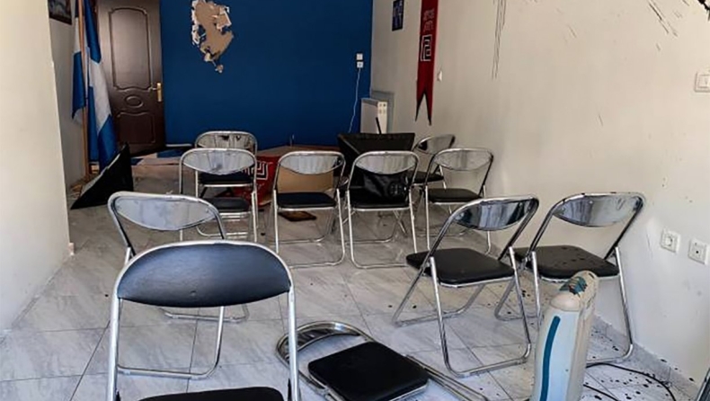 Επίθεση στα γραφεία της Χρυσής Αυγής στην Καβάλα: «Μέχρι να τους αφανίσουμε από προσώπου γης»