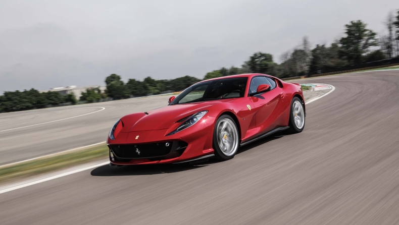 Σκέτη κόλαση η Ferrari 812 Superfast (vid)