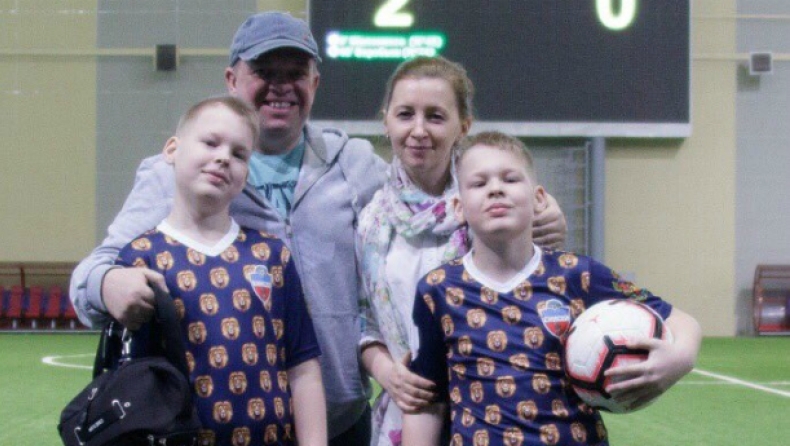 Ρωσική ομάδα έδωσε συμβόλαιο σε δύο παιδιά με εγκεφαλική παράλυση! (vid)