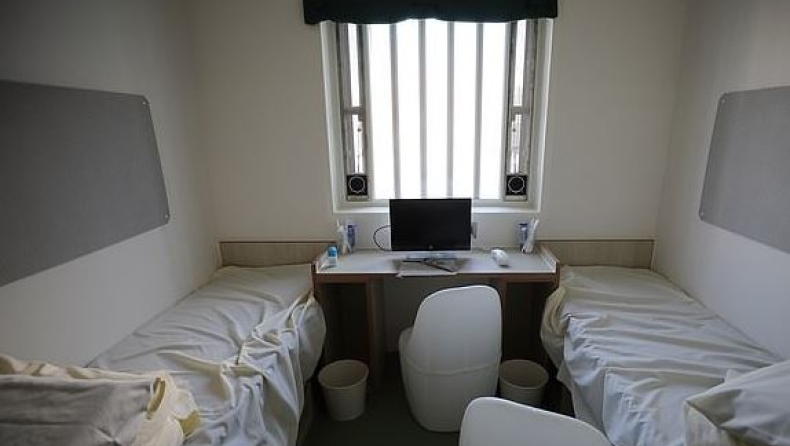 Η φυλακή που οι κρατούμενοι έχουν τα κλειδιά του κελιού και οι υπάλληλοι χτυπάνε την πόρτα για να μπουν (pics & vid)