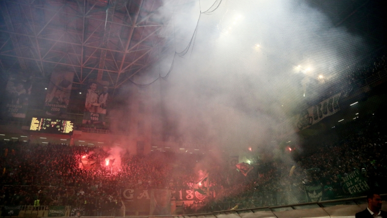 Χεζόνια στα ελληνικά: «ΠΡΑΣΙΝΗ ΚΟΛΑΣΗ»! (pic)